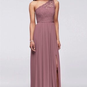 Elegant Lace Maxi Dress in Chianti